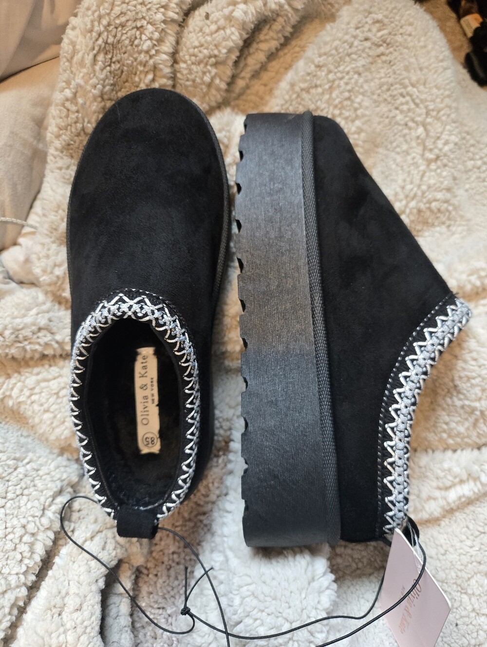 NWT!! Olivia & Kate STORMY Black Platform Slip-On Clogs. Size 8.5